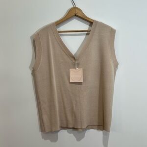 NWT Kittenish Sleeveless Cropped Sweater Vest Beige Large